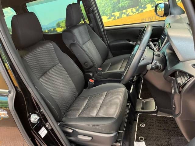 Toyota VOXY 2020-01 8863-5