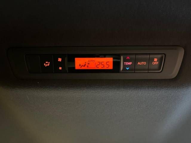 Toyota VOXY 2020-01 8863-19