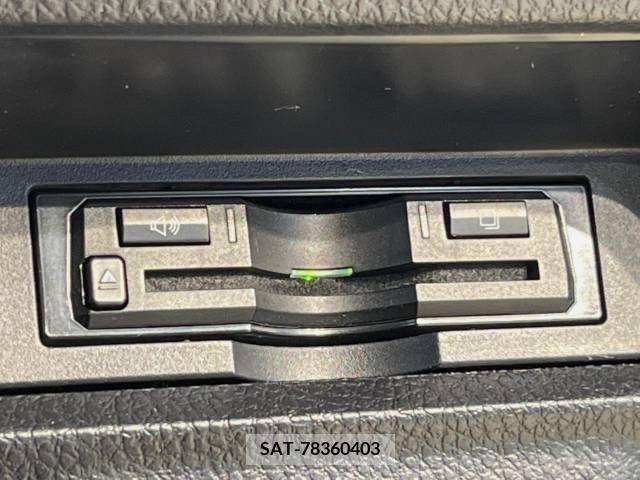 Toyota VOXY 2015-08 321447-5