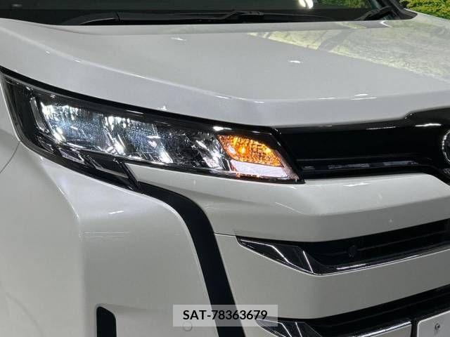 Toyota NOAH 2023-04 313591-12