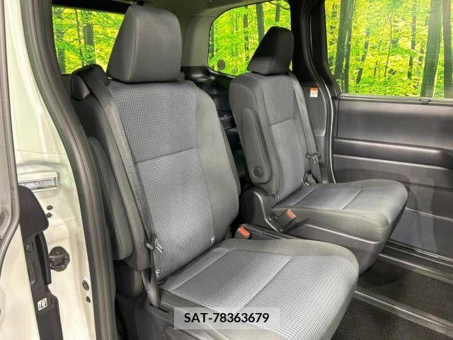 Toyota NOAH 2023-04 313591-8