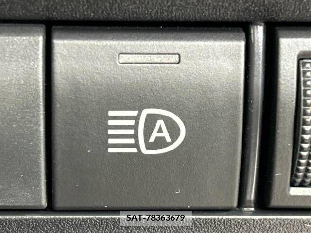 Toyota NOAH 2023-04 313591-6