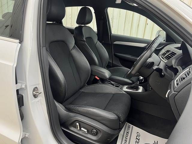 Audi Q3 2017-03 17519-12