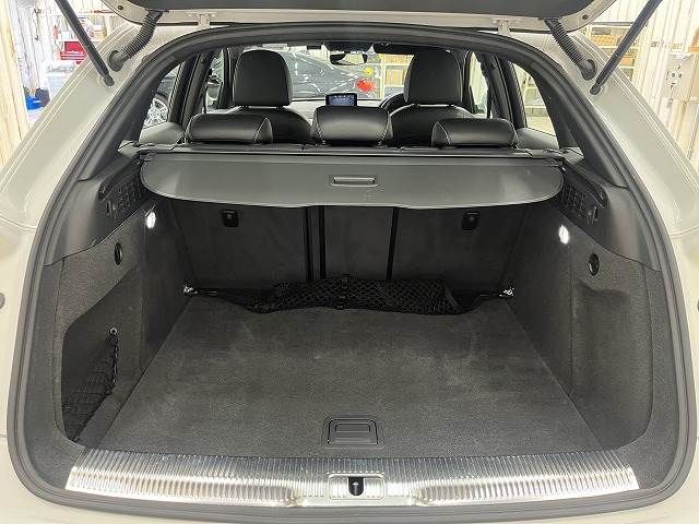 Audi Q3 2017-03 17519-11