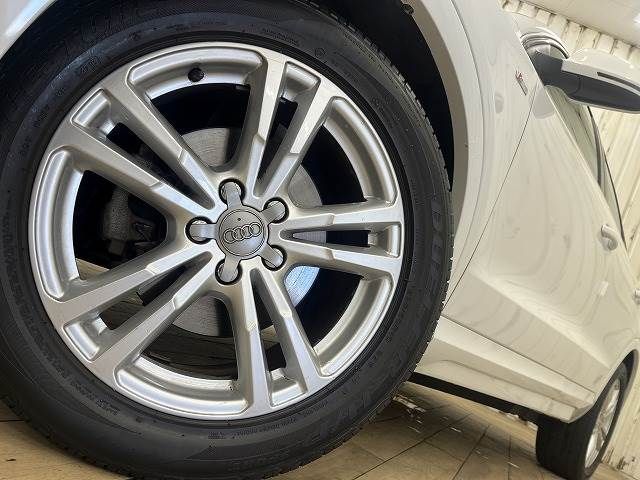 Audi Q3 2017-03 17519-18