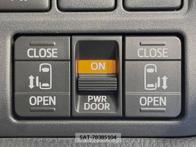 Toyota VOXY 2017-07 337113-5