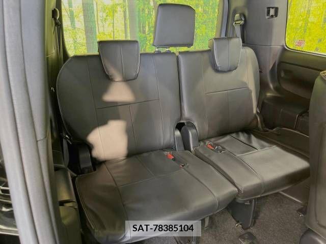Toyota VOXY 2017-07 337113-10