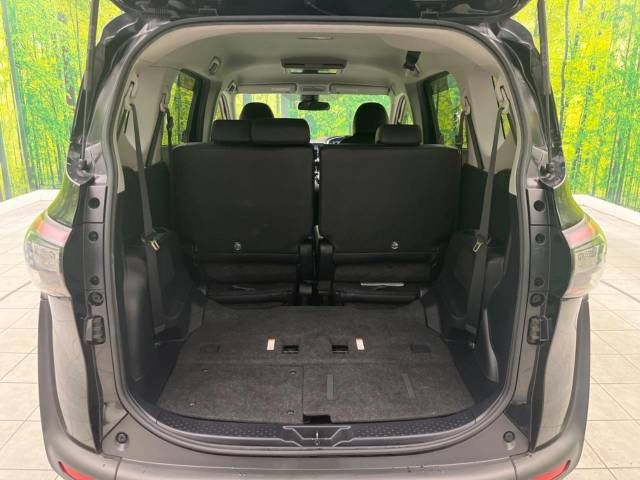 Toyota SIENTA 2017-10 190648-11