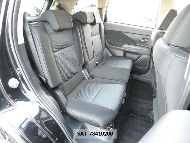 Mitsubishi OUTLANDER 2017-01 373209-6