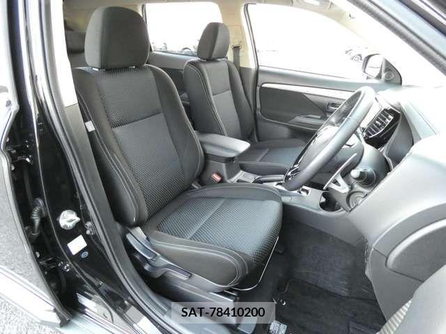Mitsubishi OUTLANDER 2017-01 373209-5