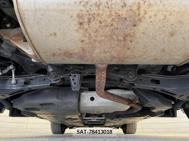 Toyota C-HR 2018-07 357808-19