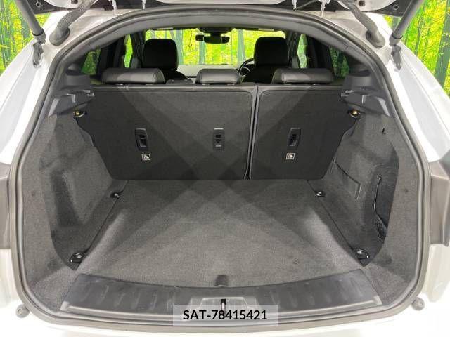 Jaguar E-PACE 2018-05 396920-11