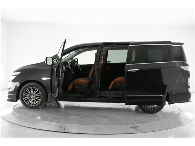 Nissan ELGRAND 2018-05 23885-5