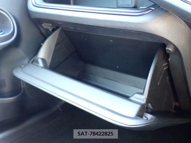 Toyota AQUA 2017-03 372784-15