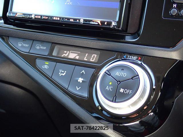 Toyota AQUA 2017-03 372784-11
