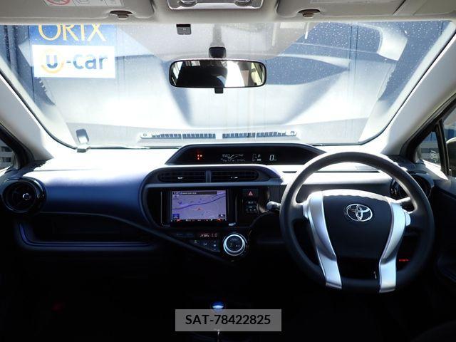 Toyota AQUA 2017-03 372784-1