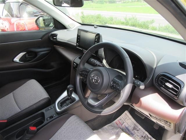 Toyota YARIS CROSS 2022-01 7987-4