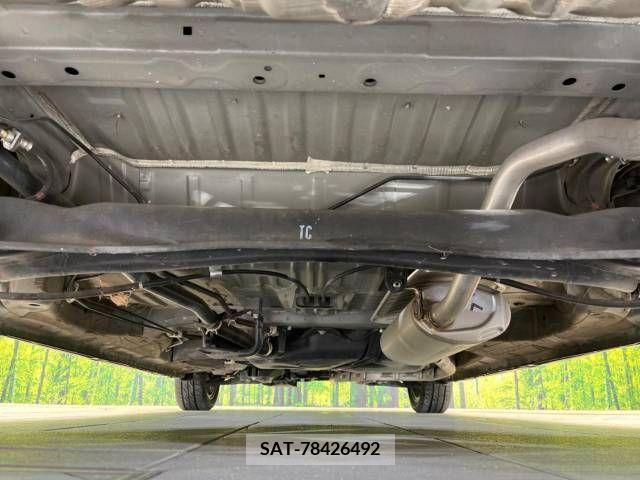 Honda N BOX CUSTOM 2019-04 208836-19