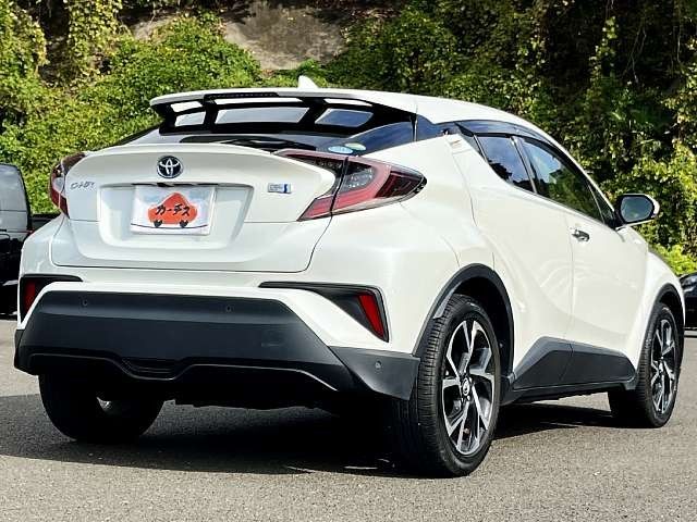Toyota C-HR 2018-04 192949-2