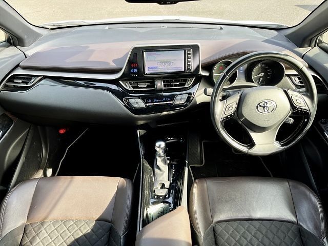 Toyota C-HR 2018-04 192949-1