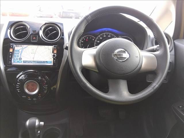 Nissan NOTE 2013-05 196737-3