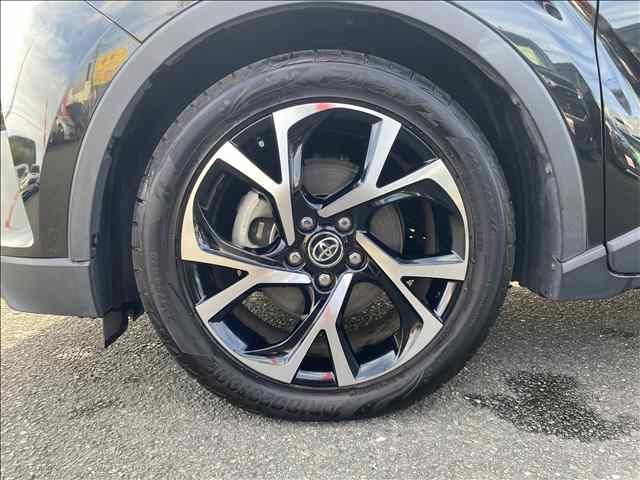 Toyota C-HR 2017-08 182190-19
