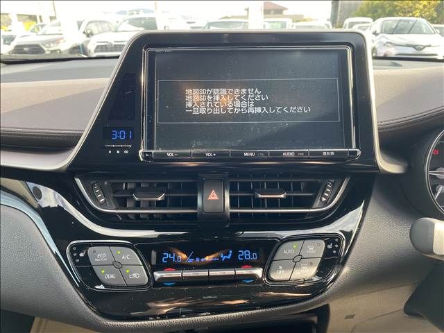 Toyota C-HR 2017-08 182190-10