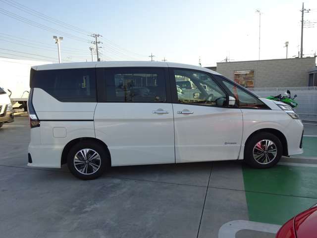 Nissan SERENA 2022-04 181250-11