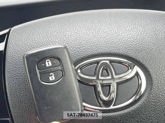 Toyota AQUA 2018-07 389356-7