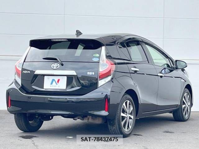 Toyota AQUA 2018-07 389356-15