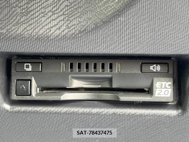 Toyota AQUA 2018-07 389356-6