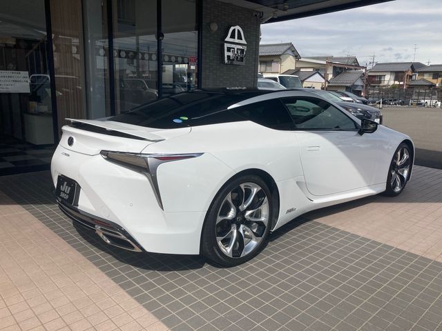 Lexus LC 2018-01 814-4