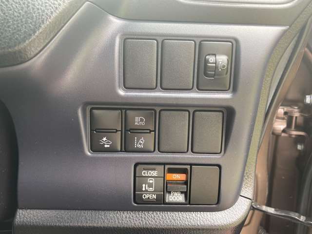 Toyota NOAH 2016-11 3809-11