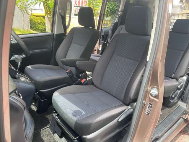 Toyota NOAH 2016-11 3809-6