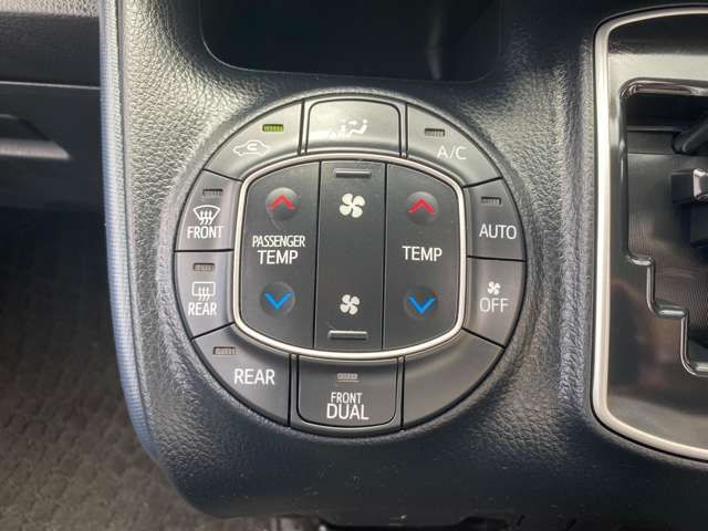 Toyota NOAH 2016-11 3809-14