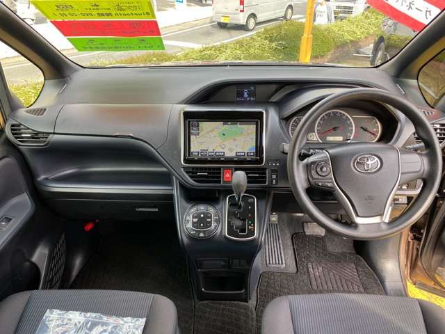 Toyota NOAH 2016-11 3809-5
