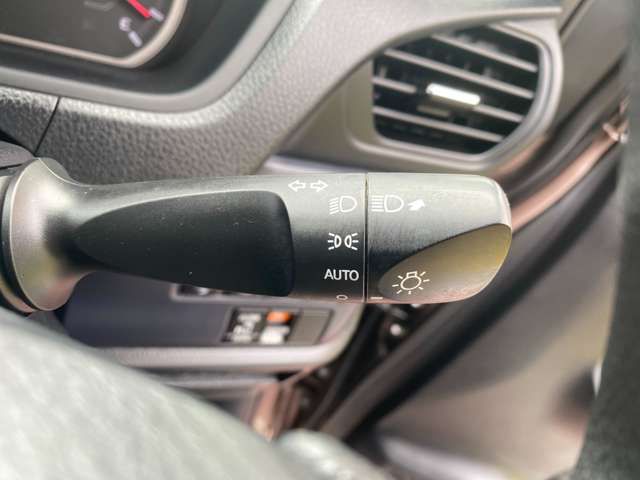 Toyota NOAH 2016-11 3809-13