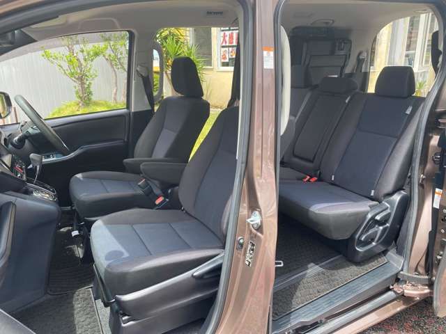 Toyota NOAH 2016-11 3809-8