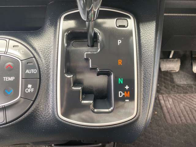 Toyota NOAH 2016-11 3809-15