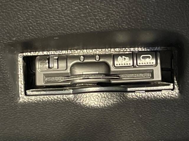 Toyota PRIUS 2017-08 184785-5