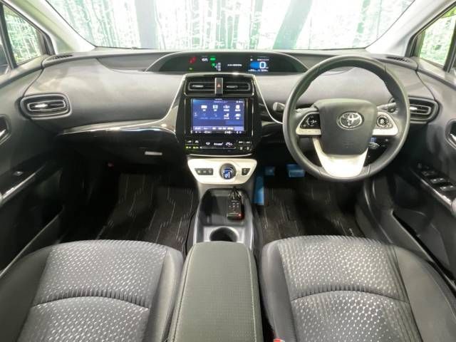 Toyota PRIUS 2017-08 184785-1