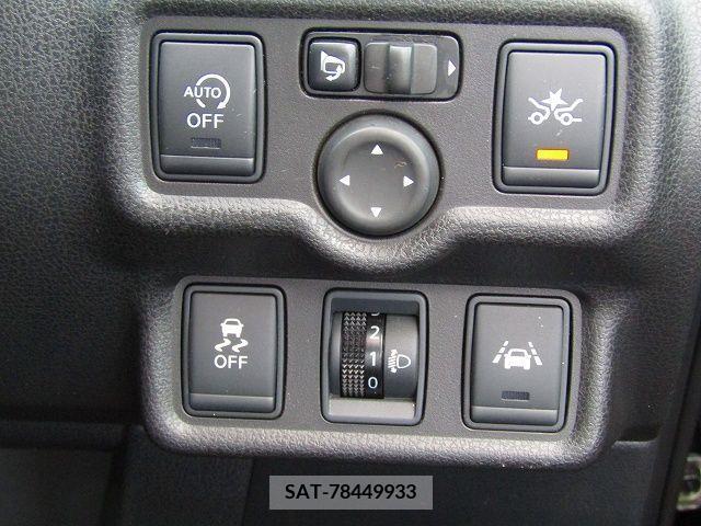 Nissan NOTE 2016-10 365453-16