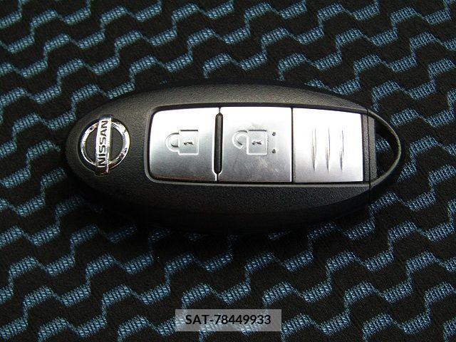 Nissan NOTE 2016-10 365453-25