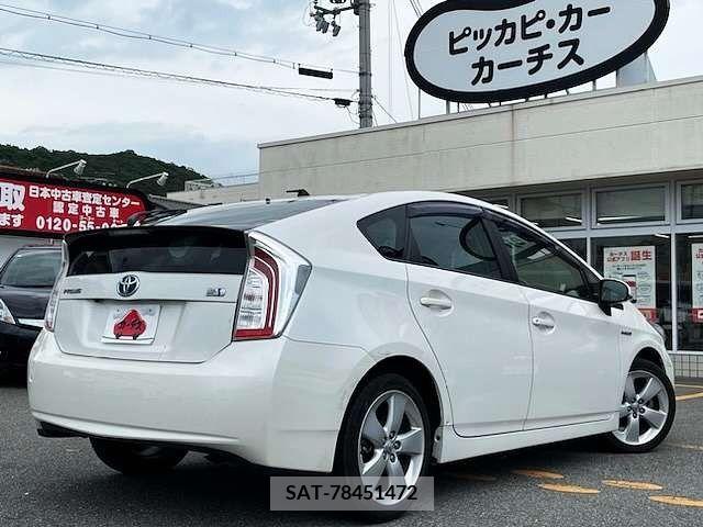 Toyota PRIUS 2014-01 327993-2
