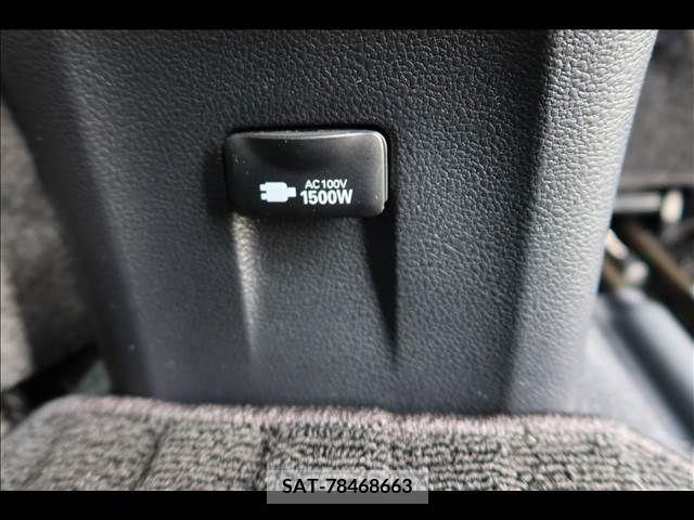 Toyota PRIUS 2021-10 282285-16