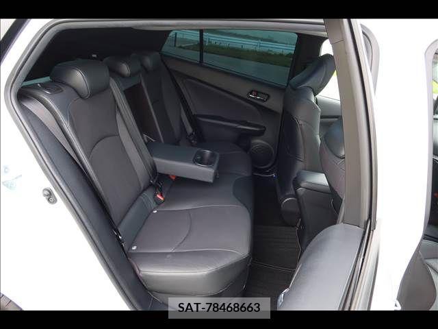 Toyota PRIUS 2021-10 282285-14