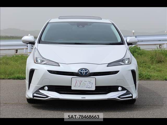 Toyota PRIUS 2021-10 282285-1