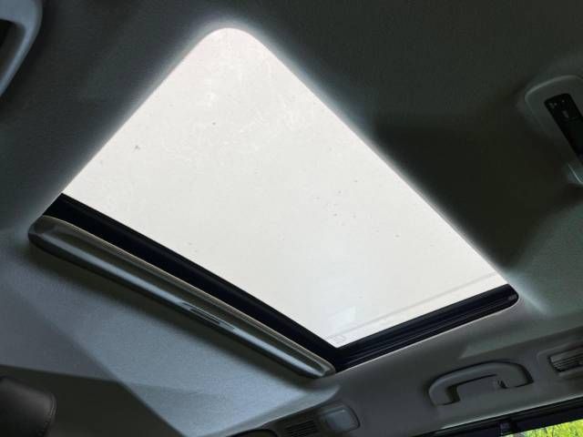 Nissan ELGRAND 2018-06 5544-2
