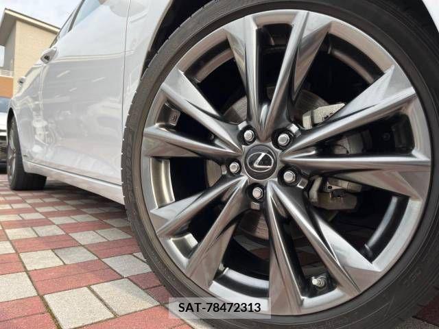Lexus ES 2019-04 244060-13