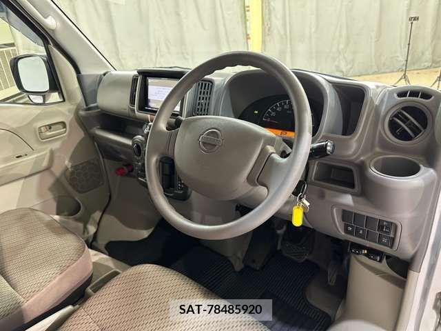 Nissan CLIPPER 2018-06 302185-12